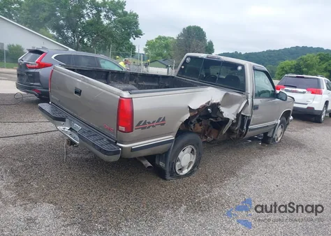 1998 GMC Sierra 1500 Sl Wideside z USA, uszkodzony, nr VIN 1GTEK14M4WE545097